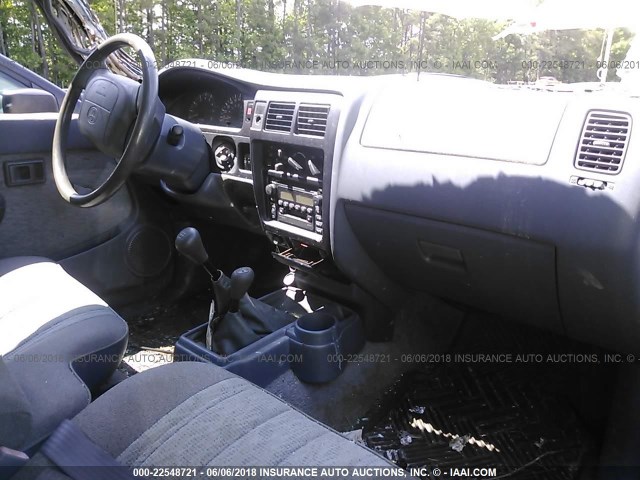 4TAWM72NXXZ411617 - 1999 TOYOTA TACOMA XTRACAB WHITE photo 5