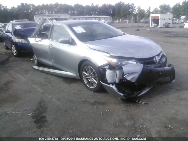 4T1BF1FK1GU568827 - 2016 TOYOTA CAMRY LE/XLE/SE/XSE SILVER photo 1