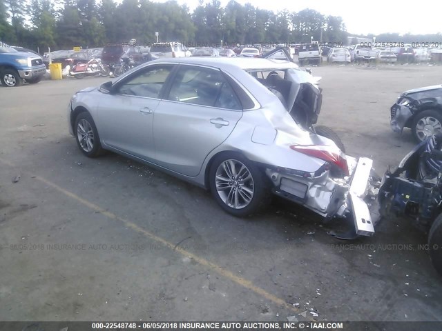 4T1BF1FK1GU568827 - 2016 TOYOTA CAMRY LE/XLE/SE/XSE SILVER photo 3