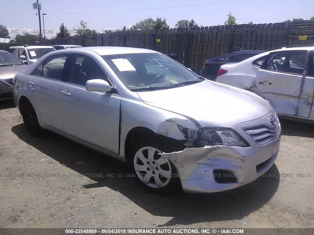 4T1BF3EK1AU085049 - 2010 TOYOTA CAMRY SE/LE/XLE 银色 照片 1