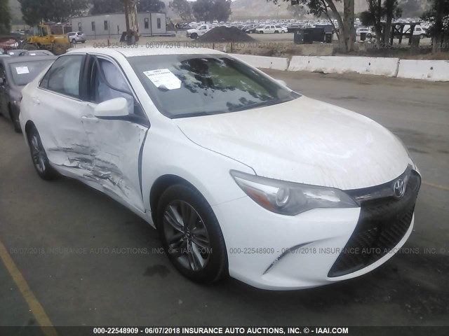 4T1BF1FK0GU170329 - 2016 TOYOTA CAMRY LE/XLE/SE/XSE WHITE photo 1