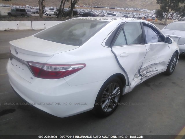 4T1BF1FK0GU170329 - 2016 TOYOTA CAMRY LE/XLE/SE/XSE WHITE photo 4