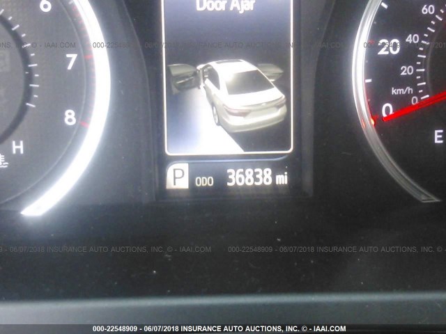 4T1BF1FK0GU170329 - 2016 TOYOTA CAMRY LE/XLE/SE/XSE WHITE photo 7