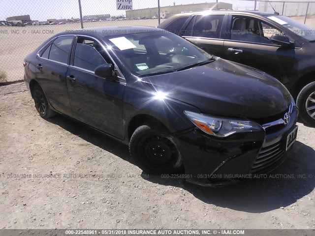 4T1BF1FK7HU303122 - 2017 TOYOTA CAMRY LE/XLE/SE/XSE BLACK photo 1