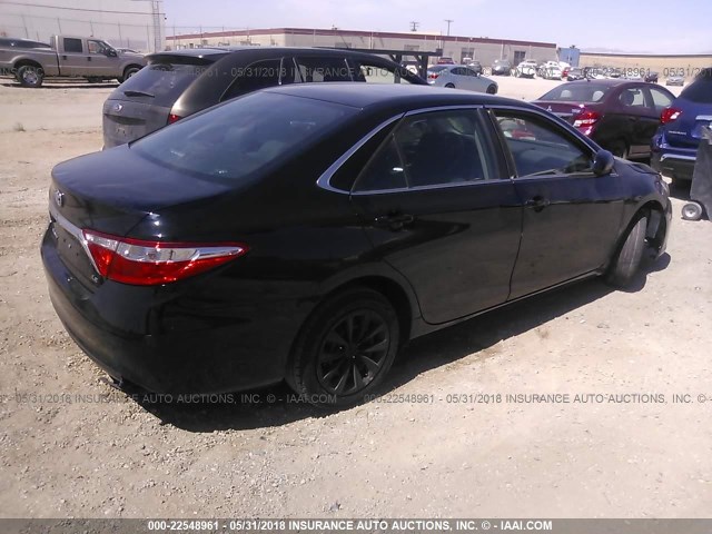 4T1BF1FK7HU303122 - 2017 TOYOTA CAMRY LE/XLE/SE/XSE BLACK photo 4