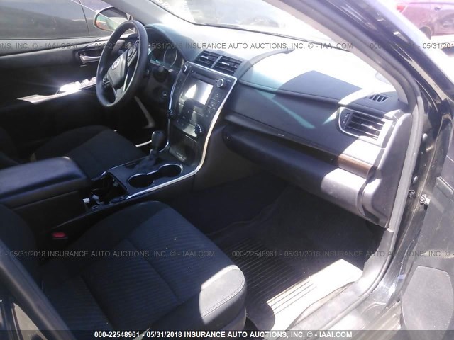 4T1BF1FK7HU303122 - 2017 TOYOTA CAMRY LE/XLE/SE/XSE BLACK photo 5