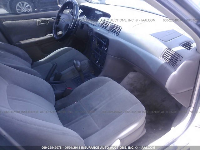 4T1BG22K81U832688 - 2001 TOYOTA CAMRY CE/LE/XLE ბეჟი ფოტო 5