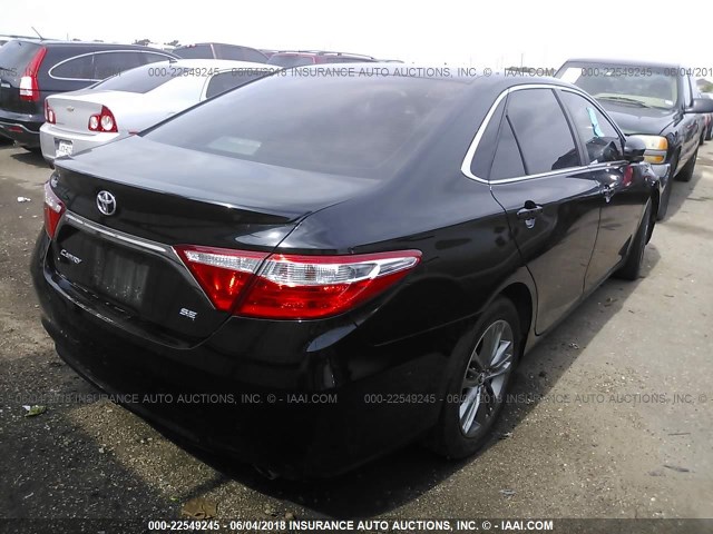 4T1BF1FK7GU184776 - 2016 TOYOTA CAMRY LE/XLE/SE/XSE BLACK photo 4