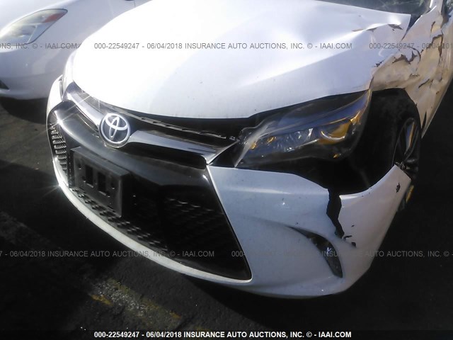 4T1BF1FK2HU303688 - 2017 TOYOTA CAMRY LE/XLE/SE/XSE WHITE photo 6