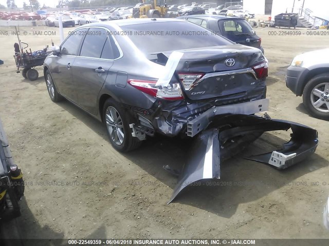 4T1BF1FK4GU125328 - 2016 TOYOTA CAMRY LE/XLE/SE/XSE GRAY photo 3