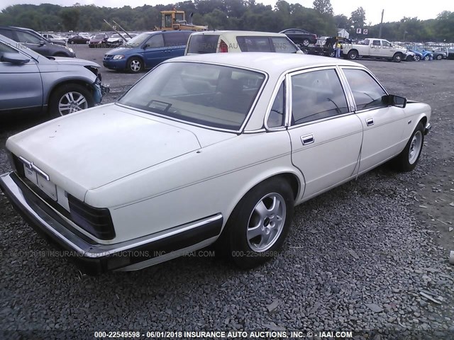 SAJHV1648JC548172 - 1988 JAGUAR XJ6 CREAM photo 4