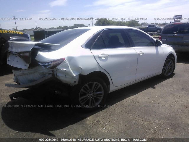 4T1BF1FK6FU488275 - 2015 TOYOTA CAMRY LE/XLE/SE/XSE WHITE photo 4