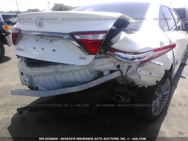4T1BF1FK6FU488275 - 2015 TOYOTA CAMRY LE/XLE/SE/XSE WHITE photo 6