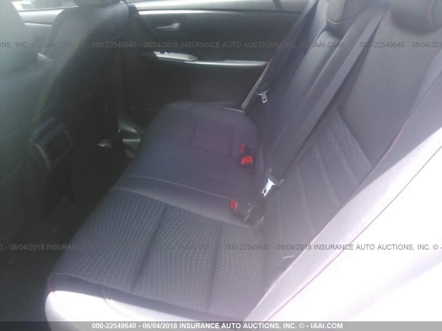 4T1BF1FK6FU488275 - 2015 TOYOTA CAMRY LE/XLE/SE/XSE WHITE photo 8