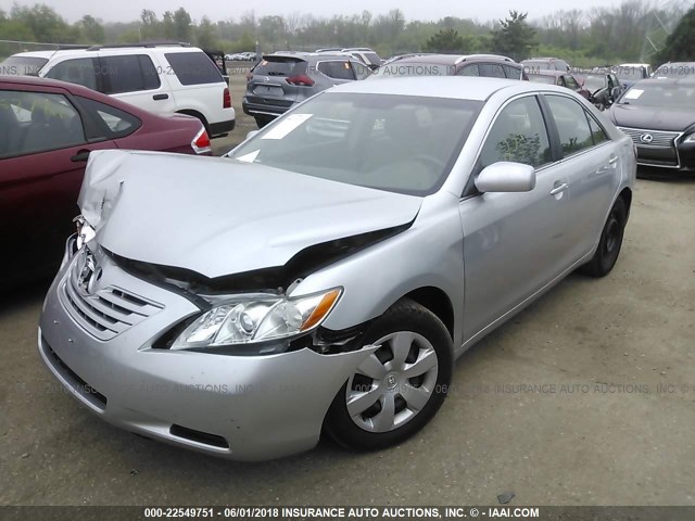4T1BK46K07U054061 - 2007 TOYOTA CAMRY NEW GENERAT LE/XLE/SE SILVER photo 2