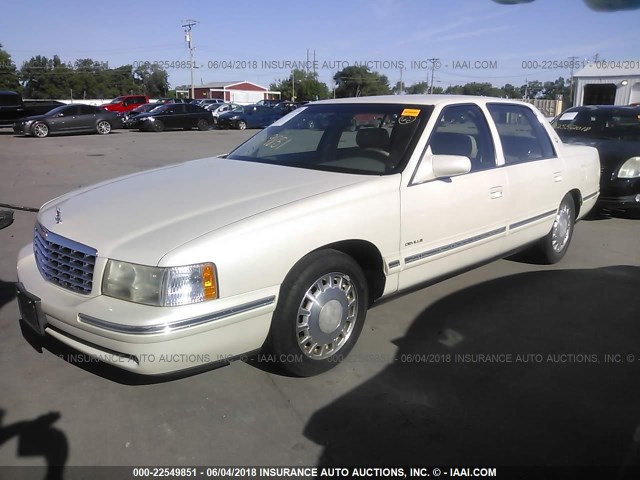 1G6KD54Y7XU788050 - 1999 CADILLAC DEVILLE WHITE photo 2