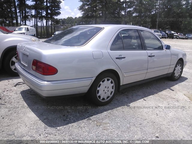 WDBJF65F8WA442884 - 1998 MERCEDES-BENZ E 320 SILVER photo 4