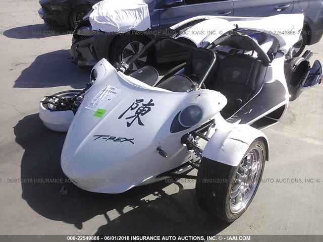 2C9TAK16661145303 - 2006 CAMPAGNA T REX  WHITE photo 2