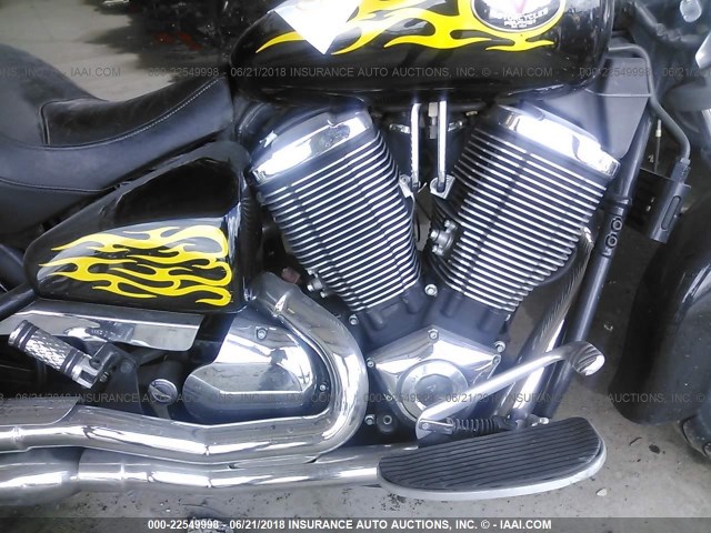 5VPCB16D633000886 - 2003 VICTORY MOTORCYCLES KINGPIN 黑色 照片 8