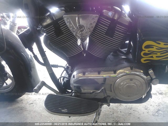 5VPCB16D633000886 - 2003 VICTORY MOTORCYCLES KINGPIN 黑色 照片 9