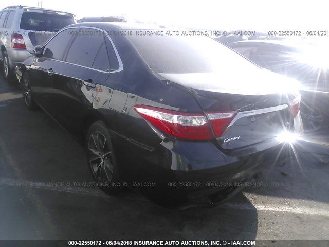 4T1BF1FKXFU018783 - 2015 TOYOTA CAMRY LE/XLE/SE/XSE 黑色 照片 3