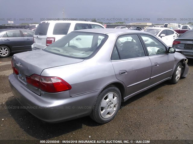1HGCG1659YA028100 - 2000 HONDA ACCORD EX SILVER photo 4