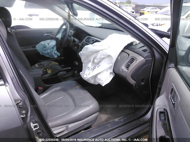 1HGCG1659YA028100 - 2000 HONDA ACCORD EX SILVER photo 5