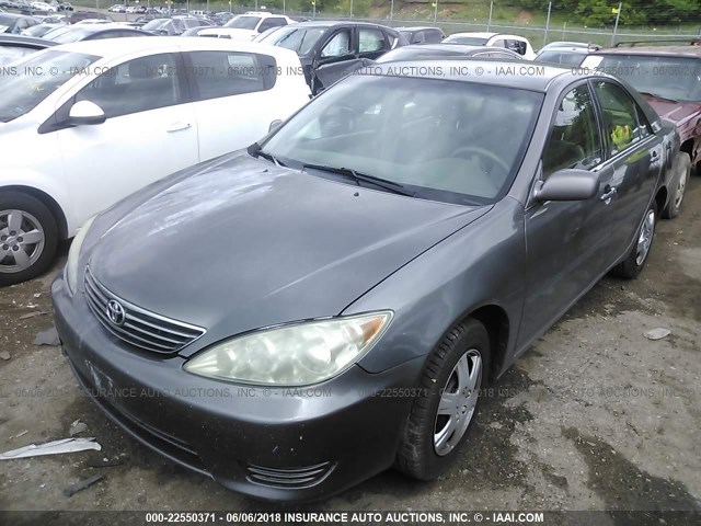 4T1BE32K55U577919 - 2005 TOYOTA CAMRY LE/XLE/SE 银色 照片 2