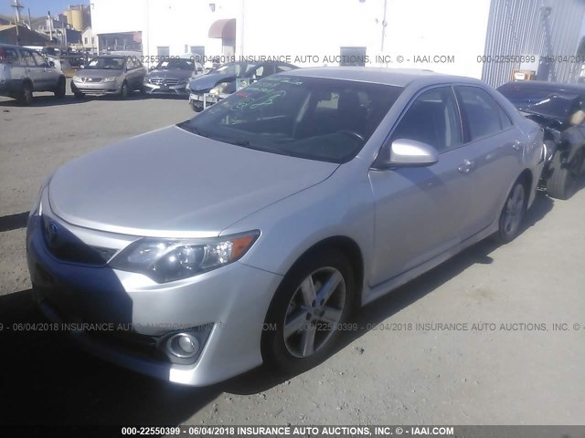 4T1BF1FK3CU192335 - 2012 TOYOTA CAMRY SE/LE/XLE 银色 照片 2