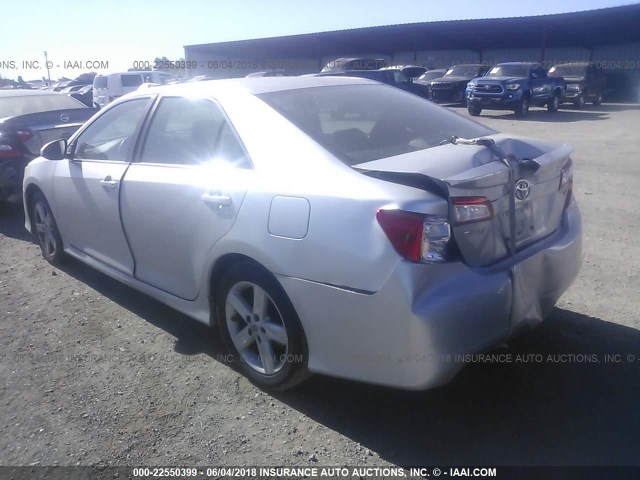 4T1BF1FK3CU192335 - 2012 TOYOTA CAMRY SE/LE/XLE 银色 照片 3
