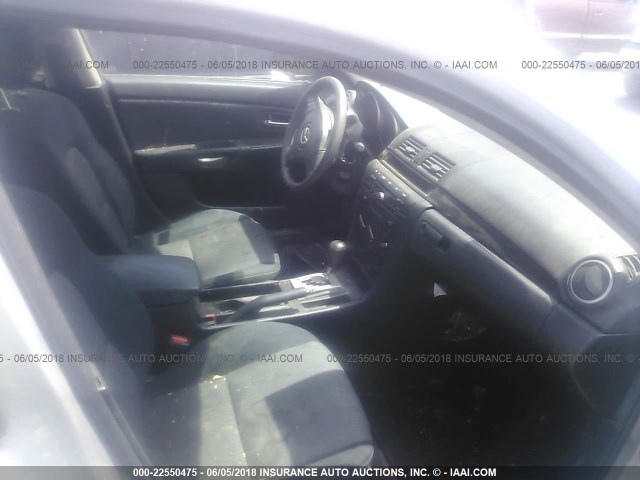 JM1BK12G081158122 - 2008 MAZDA 3 I SILVER photo 5