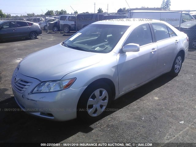 4T1BE46KX9U398930 - 2009 TOYOTA CAMRY SE/LE/XLE SILVER photo 2
