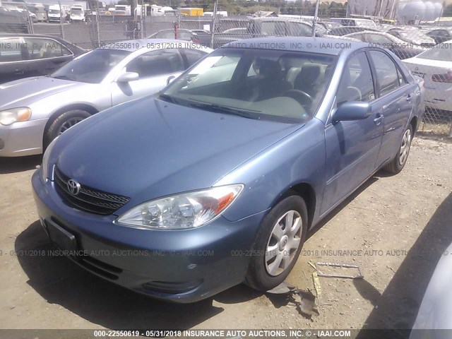 4T1BE32K44U888322 - 2004 TOYOTA CAMRY LE/XLE/SE ლურჯი ფოტო 2