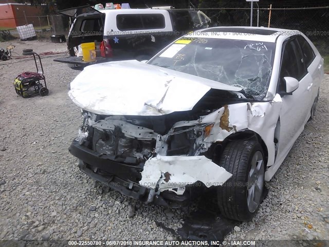 4T1BF1FKXCU617999 - 2012 TOYOTA CAMRY SE/LE/XLE თეთრი ფოტო 6