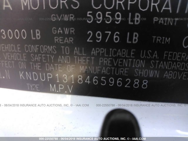 KNDUP131846596288 - 2004 KIA SEDONA EX/LX WHITE photo 9