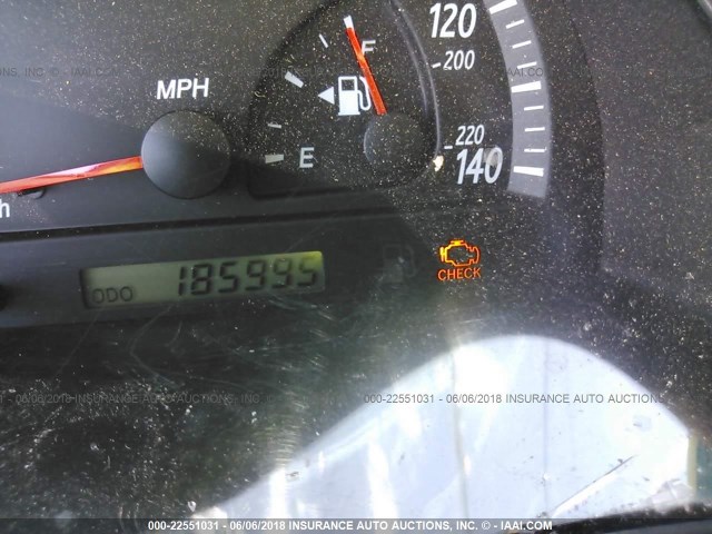 JTDBE32K220021249 - 2002 TOYOTA CAMRY LE/XLE/SE ვერცხლისფერი ფოტო 7