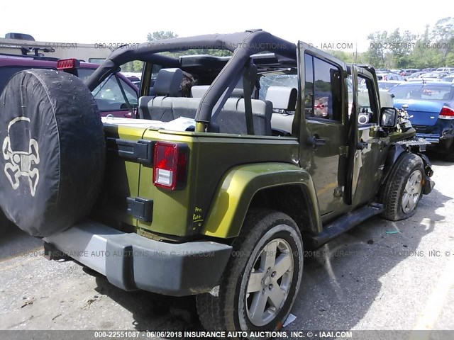 1J4GA59168L553566 - 2008 JEEP WRANGLER UNLIMITE SAHARA GREEN photo 4