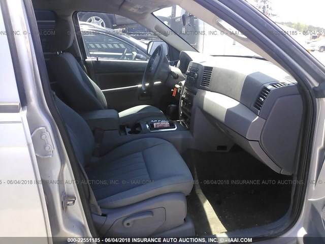1J4GR48K96C349774 - 2006 JEEP GRAND CHEROKEE LAREDO/COLUMBIA/FREEDOM 银色 照片 5