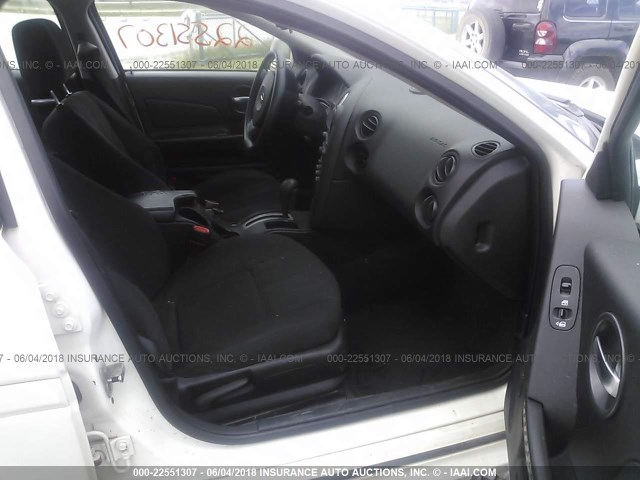 2G2WP552081167069 - 2008 PONTIAC GRAND PRIX WHITE photo 5