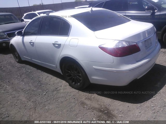 KMHGC4DE7AU086691 - 2010 HYUNDAI GENESIS 3.8L WHITE photo 3