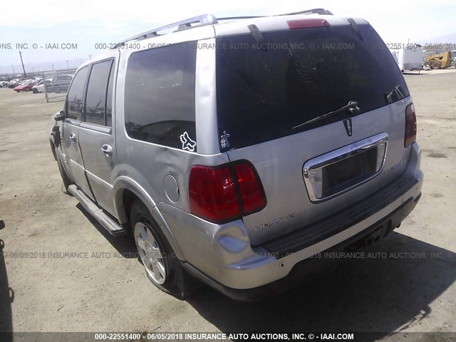 5LMFU27516LJ17646 - 2006 LINCOLN NAVIGATOR SILVER photo 3