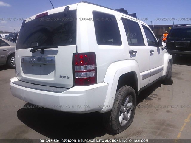 1J8GN58K78W248623 - 2008 JEEP LIBERTY LIMITED WHITE photo 4