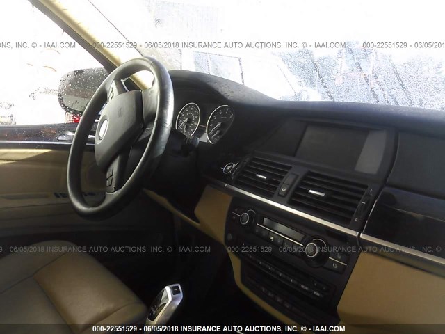 5UXZV4C5XBL739352 - 2011 BMW X5 XDRIVE35I GOLD photo 5