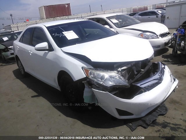 4T1BF1FK8EU421126 - 2014 TOYOTA CAMRY L/SE/LE/XLE WHITE photo 1