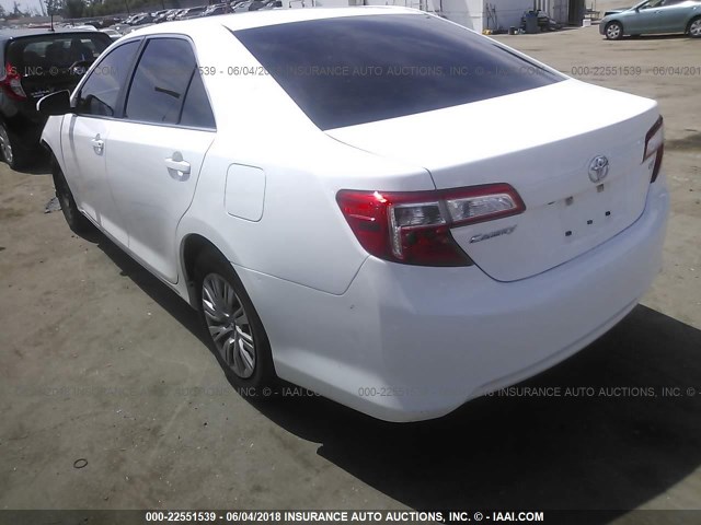 4T1BF1FK8EU421126 - 2014 TOYOTA CAMRY L/SE/LE/XLE 白色 照片 3