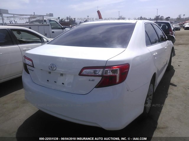 4T1BF1FK8EU421126 - 2014 TOYOTA CAMRY L/SE/LE/XLE WHITE photo 4