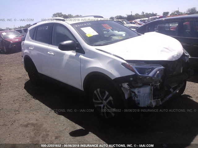 2T3BFREV5GW506686 - 2016 TOYOTA RAV4 LE WHITE photo 1