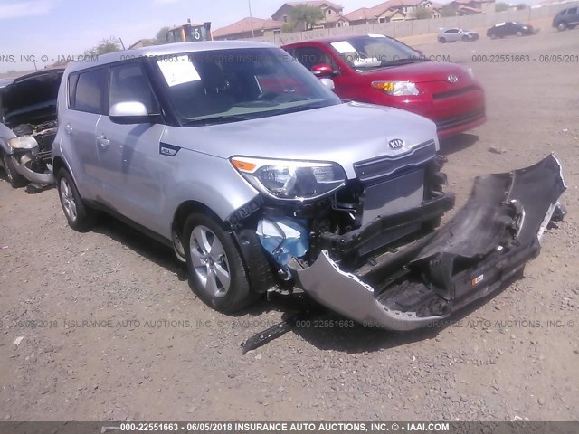 KNDJN2A20H7460070 - 2017 KIA SOUL SILVER photo 1