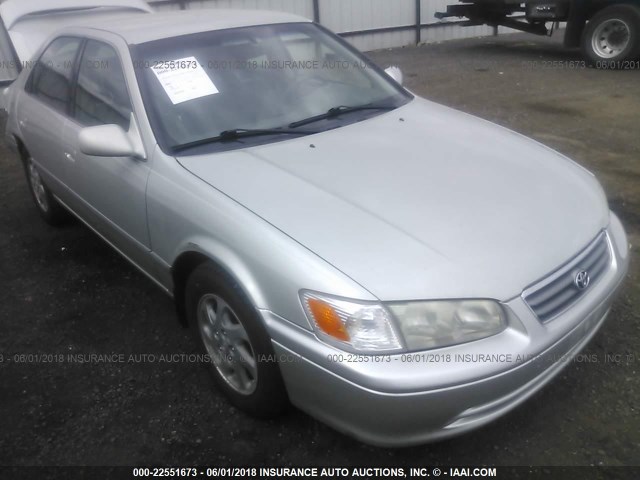 JT2BF22K310322546 - 2001 TOYOTA CAMRY CE/LE/XLE SILVER photo 1
