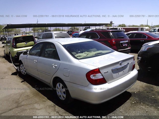 4T1BE32K43U195734 - 2003 TOYOTA CAMRY LE/XLE/SE ვერცხლისფერი ფოტო 3